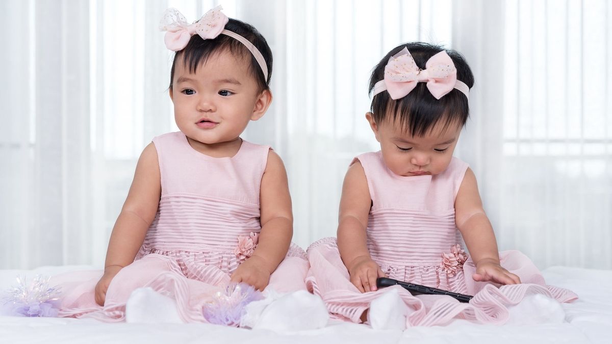 Jednovaječná dvojčata vyrůstala v odlišném prostředí. Mají výrazný rozdíl v IQ